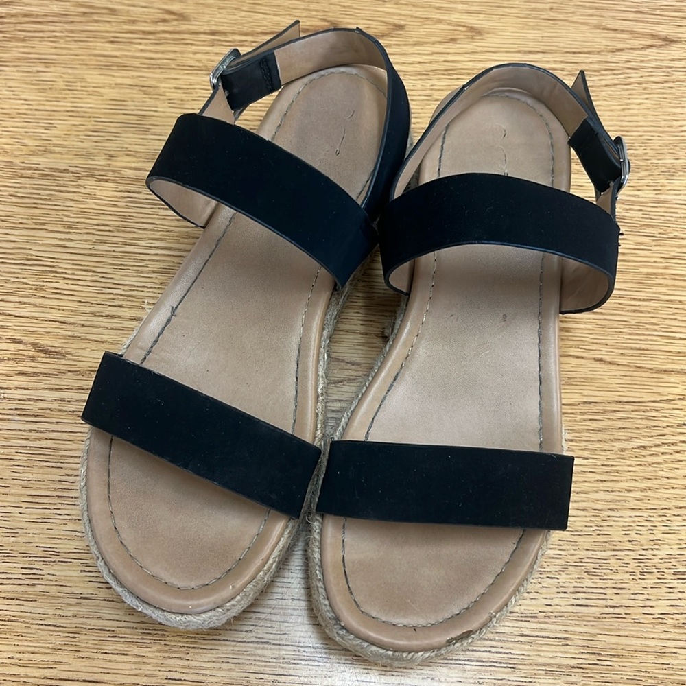Black platform strappy sandal